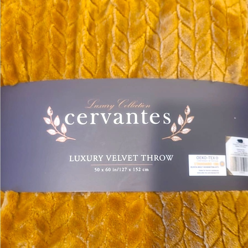 luxury velvet throw 50x60